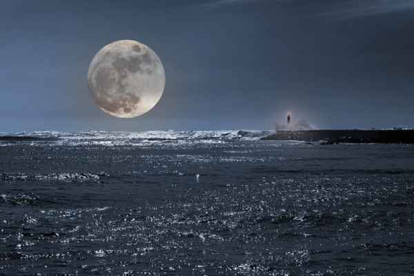 Carta da parati Luna sul mare